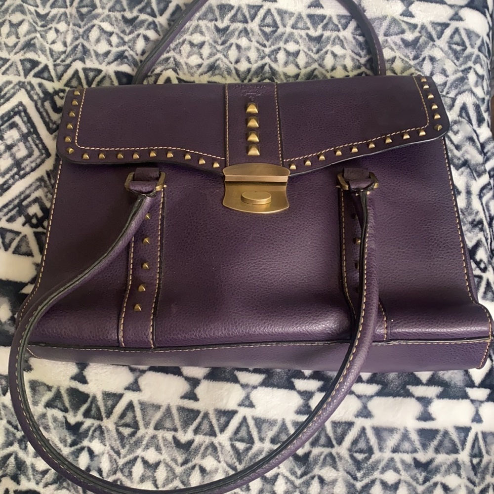 Prada - Picture 2 of 2